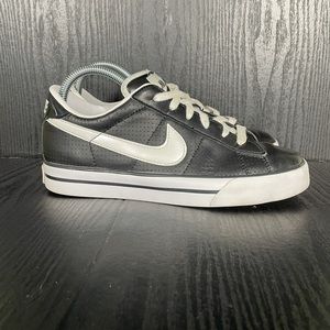 Nike Sweet Classic Leather Low Women’s size 7